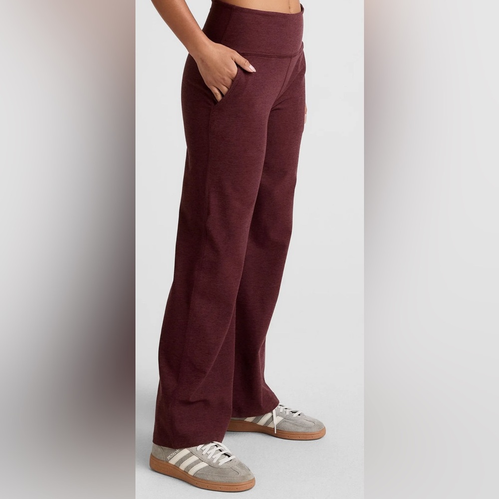 Beyond Yoga Space Dye Laidback Athletic Pants in Midnight Burgundy - Picture 6 of 16